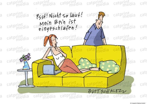 frau-sofa-eingeschlafenes-bein-Kopie